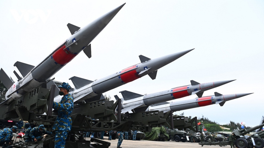 Modern Vietnamese military weapons exhibited at defence expo